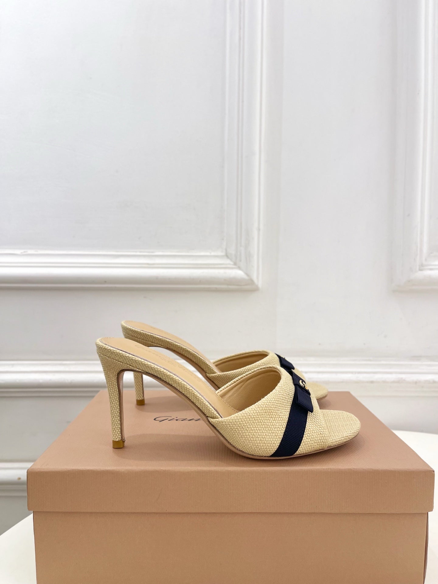 GIANVITO ROSSI 26S HIGH-HEEL SANDALS 80 MM IN BEIGE WOVEN FABRIC