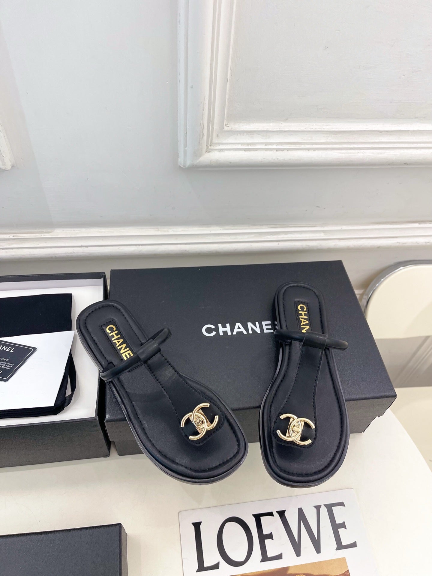 CHANEL 26S THONG SANDALS IN BLACK LAMBSKIN WITH GOLD TONE CC LOGO