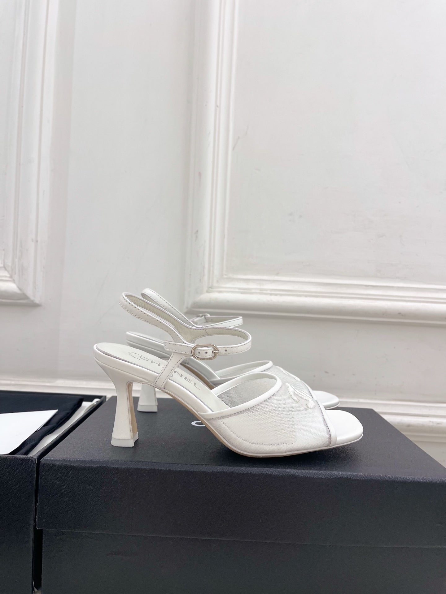 CHANEL 26S HIGH HEEL SLINGBACK SANDALS 70 MM IN WHITE MESH