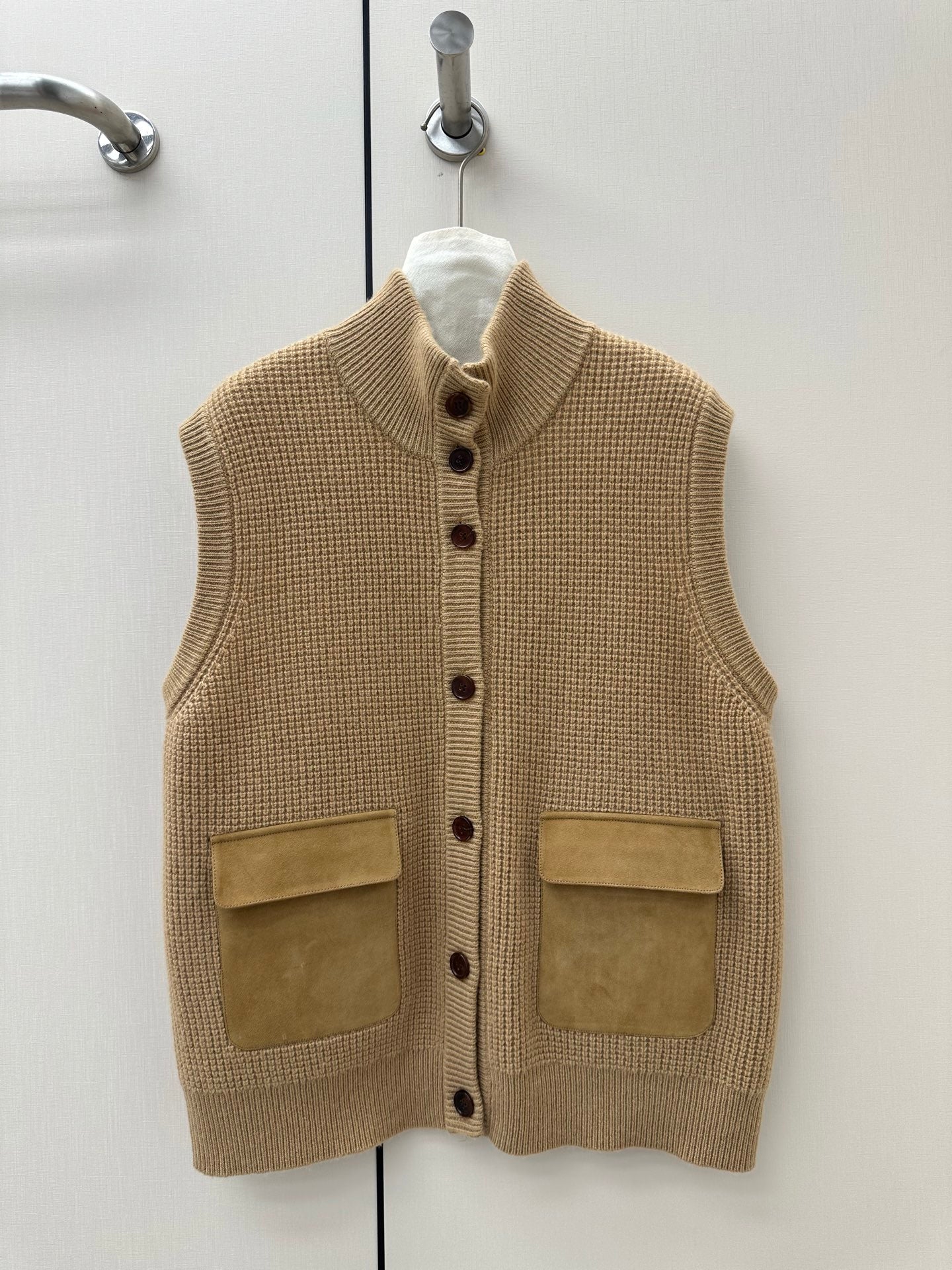 LORO PIANA 26S HIGH-NECK BUTTONED KNIT VEST 912