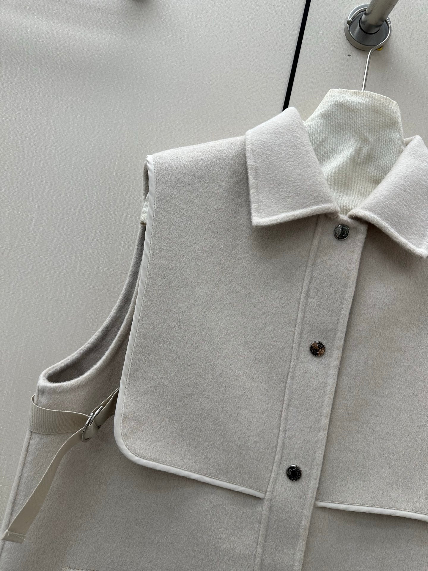 HERMES 26S SLEEVELESS JACKET 855