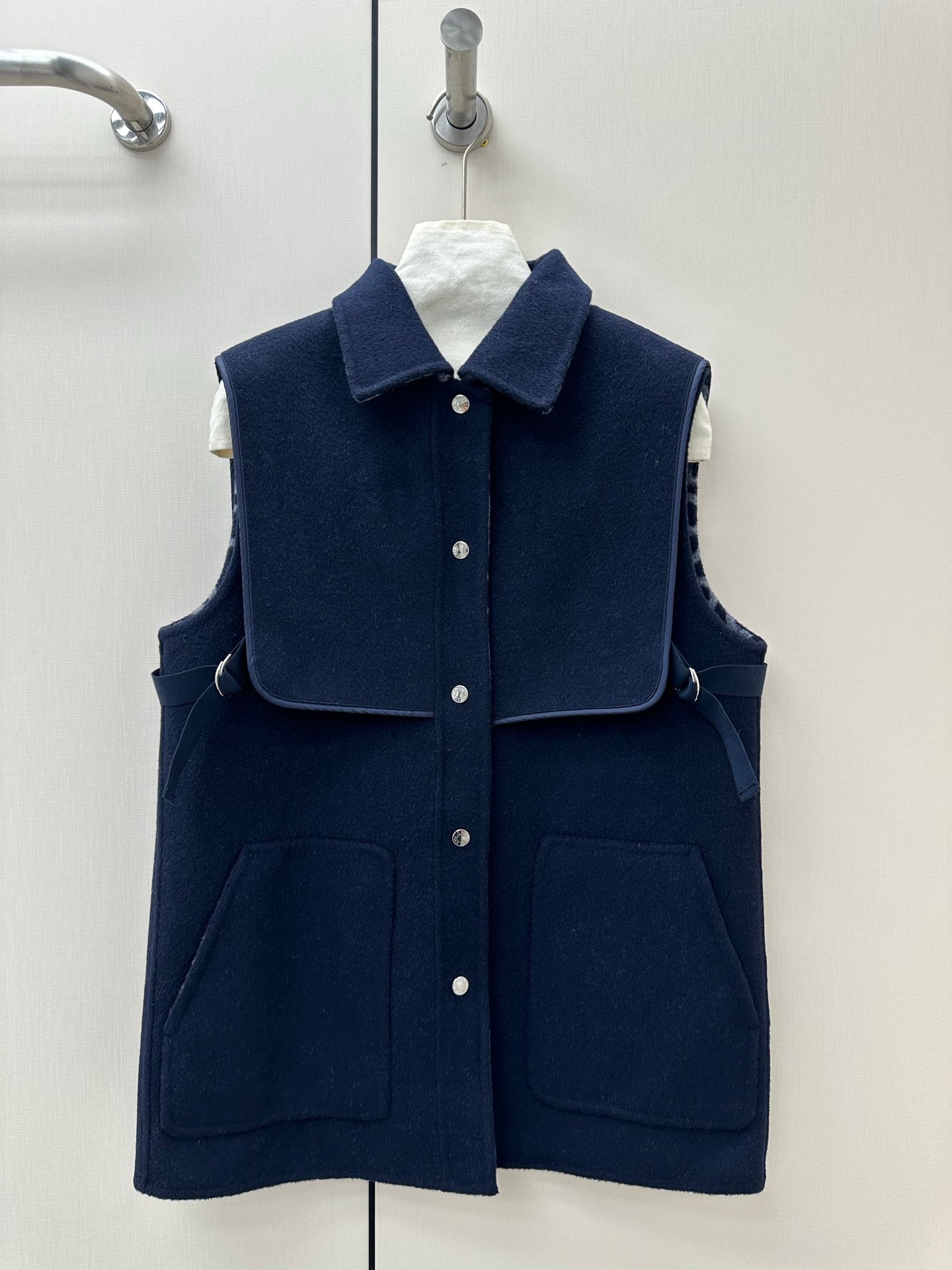 HERMES 26S SLEEVELESS JACKET 853
