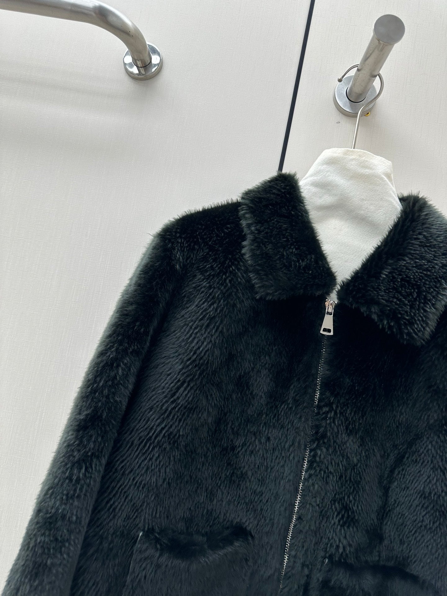CELINE 26S ZIP-UP FUR JACKET 577