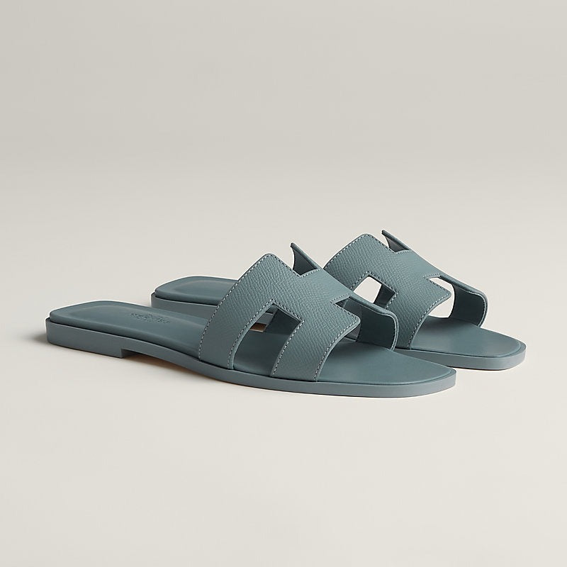 oran-sandal--202272ZGT-worn-1-0_c363702c-f887-4658-b2df-5affb943c303.jpg