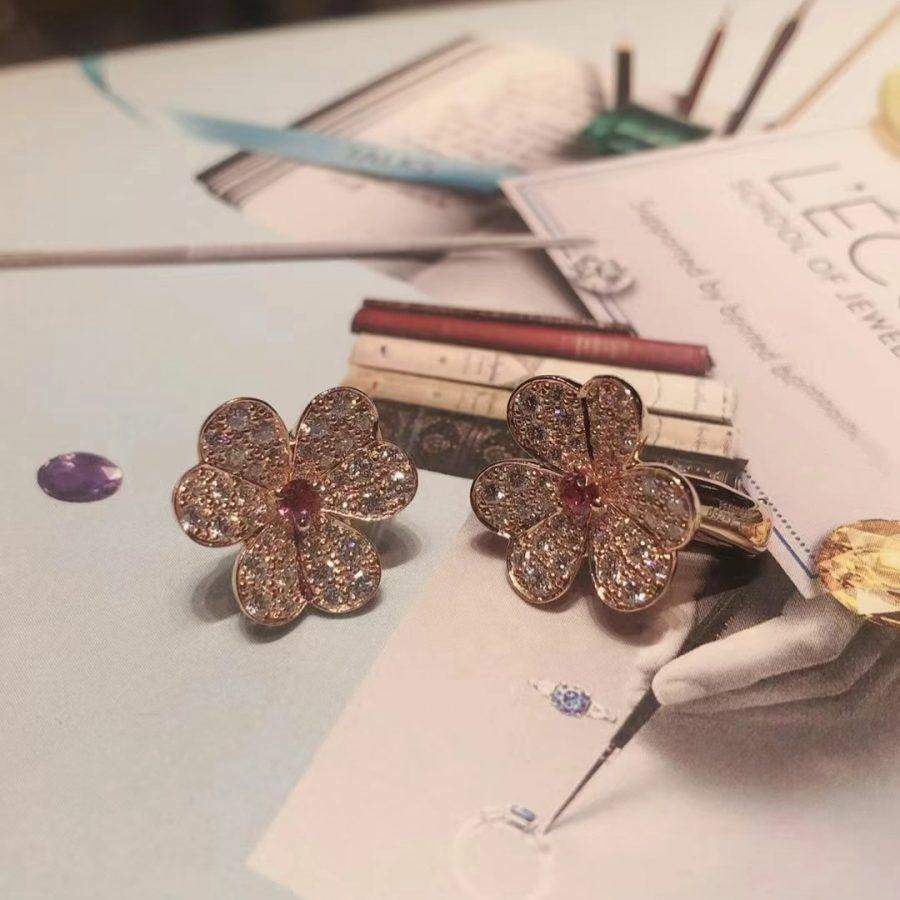 van-cleef-arpels-frivole-earrings-small-model-rose-gold-diamond-pink-sapphire-vcarp6l500-coral-2-900x900_b92544b6-cfdc-45af-ade7-4516e68c6a53.jpg