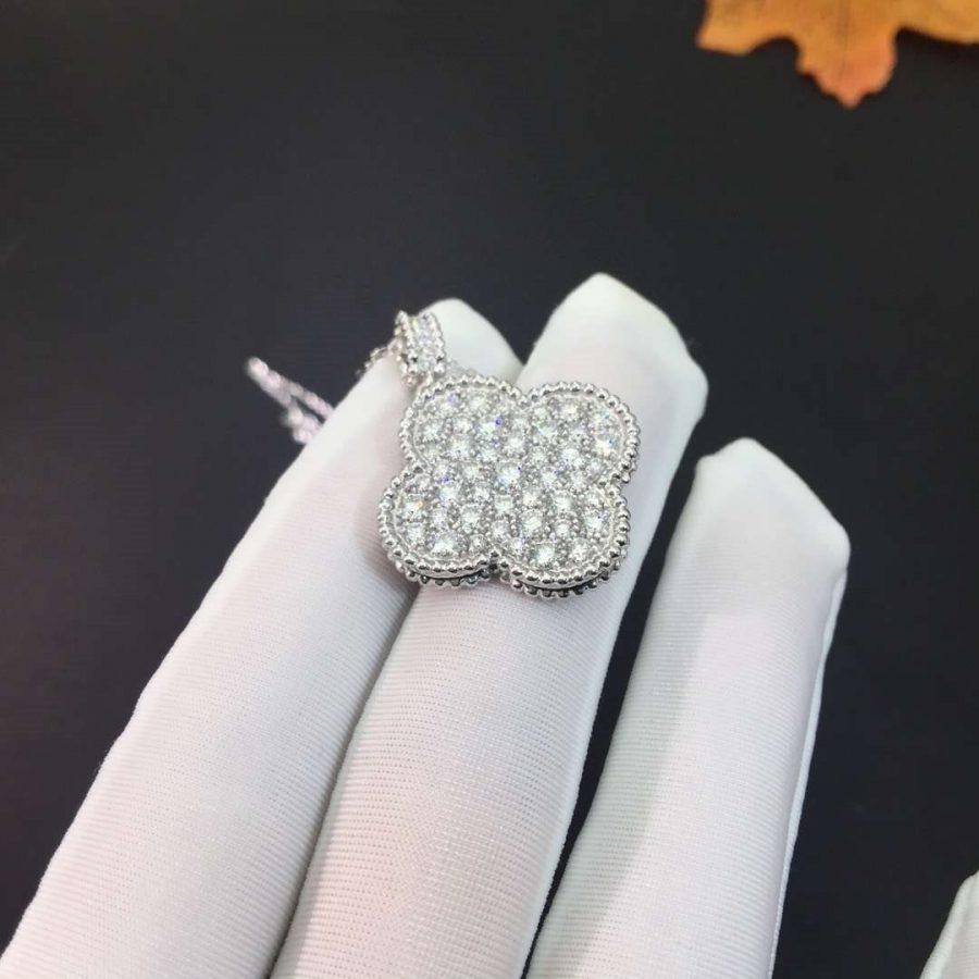 van-cleef-arpels-magic-alhambra-long-necklace-1-motif-white-gold-diamond-vcaro49o00-coral-2-900x900_970d1237-b5b2-4ee8-b04f-3998b044b0f8.jpg